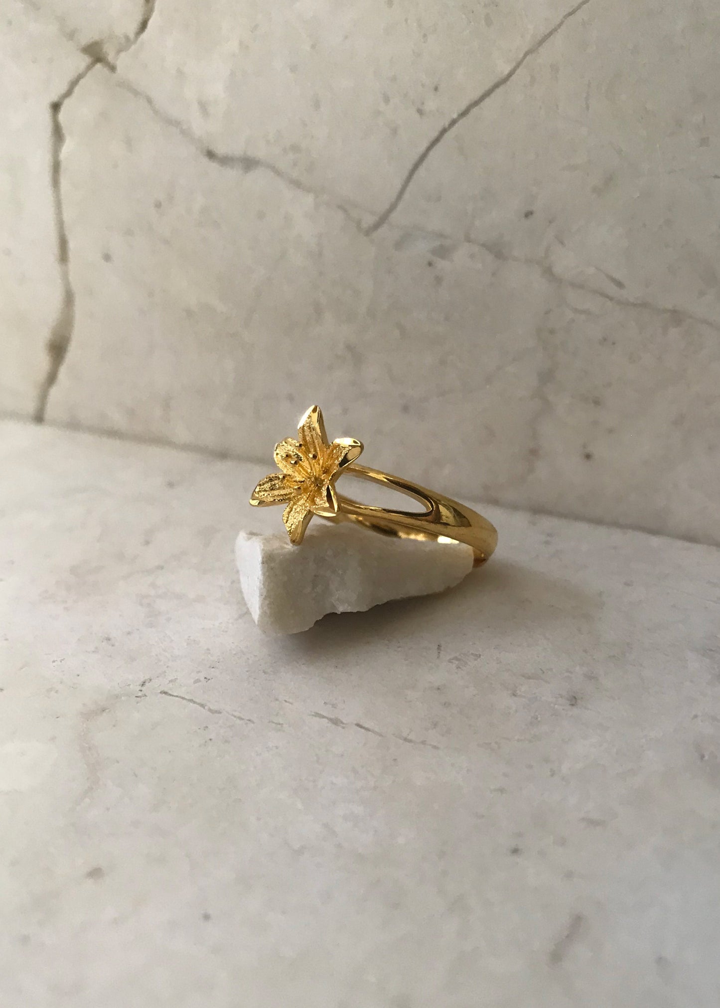 Island Lily Ring