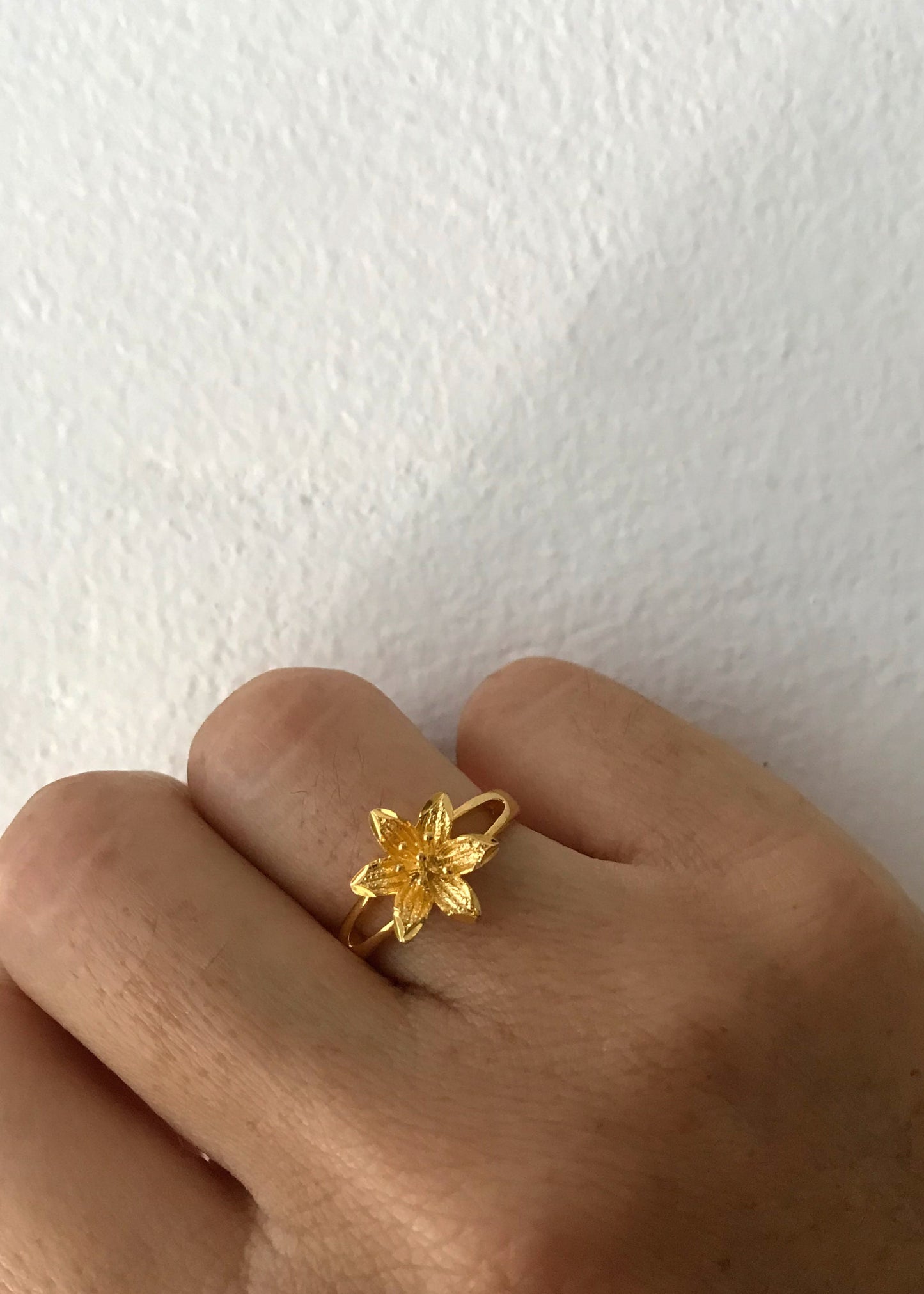 Island Lily Ring